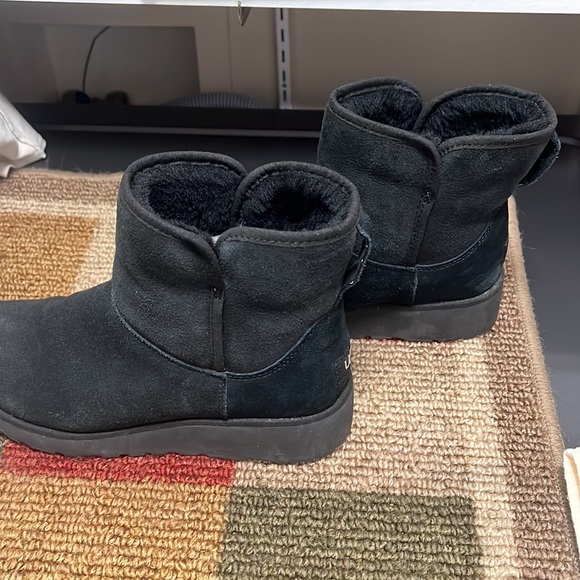 Black ugg boots 8.5 - Picture 3 of 5